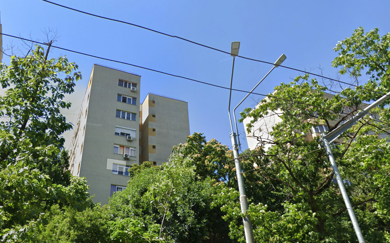 Colentina, Doamna Ghica, vizavi de Rose Garden, metrou Obor 12 min.